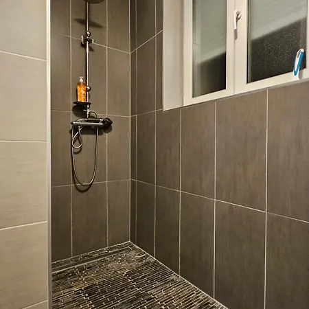 Bienvenue Chez Angèle Homes 1