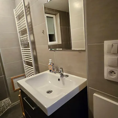 Bienvenue Chez Angèle Homes 1